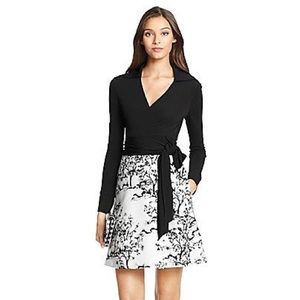 Diane Von Furstenberg Black wrap top
